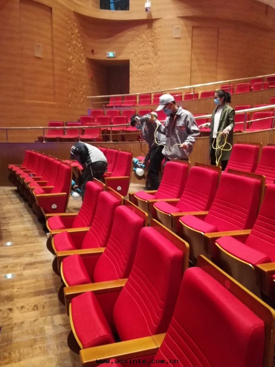 臨夏市(shì)民(mín)族大(dà)劇院(yuàn)座椅(yǐ)施工