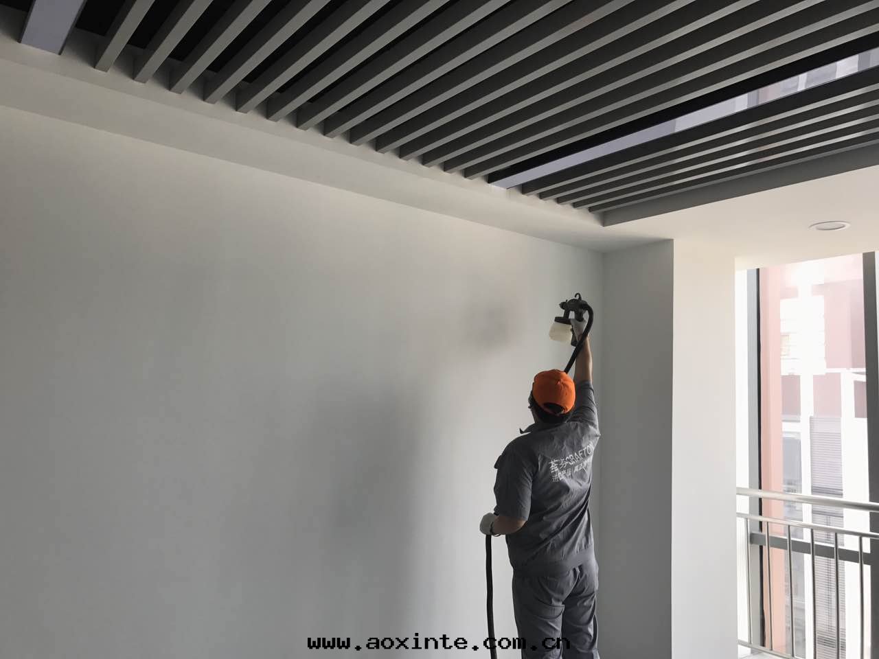 墙面(miàn)全(quán)方(fāng)位(wèi)施工