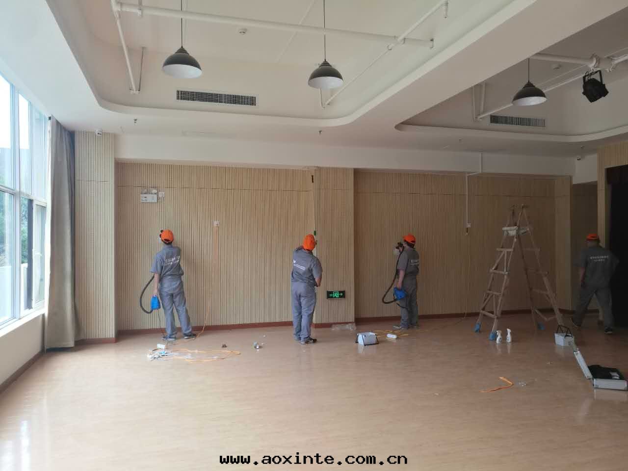 墙面(miàn)重(zhòng)點(diǎn)噴涂施工