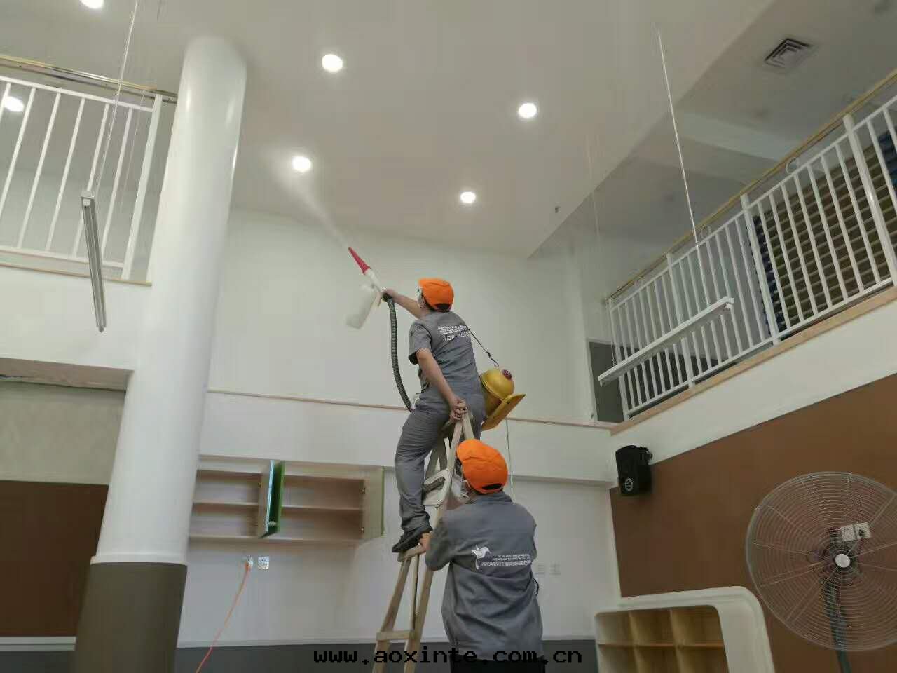 大(dà)廳顶面(miàn)全(quán)方(fāng)位(wèi)施工