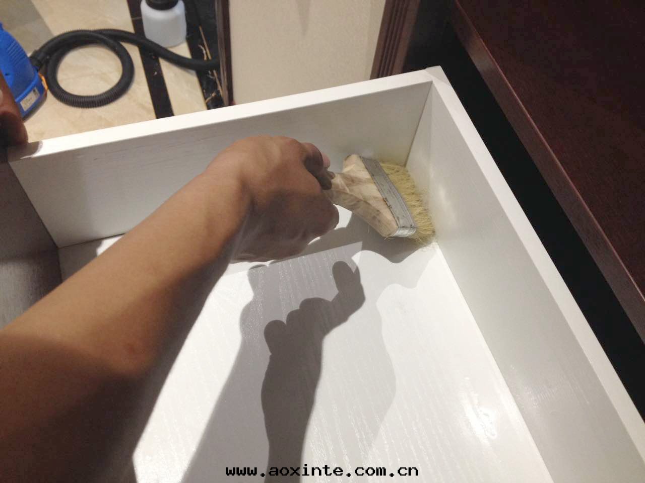 櫃子抽屜刷子重(zhòng)點(diǎn)涂刷