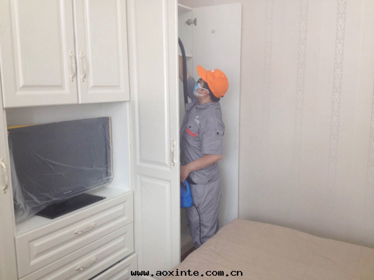 衣(yī)櫃抽屜全(quán)方(fāng)位(wèi)噴涂施工