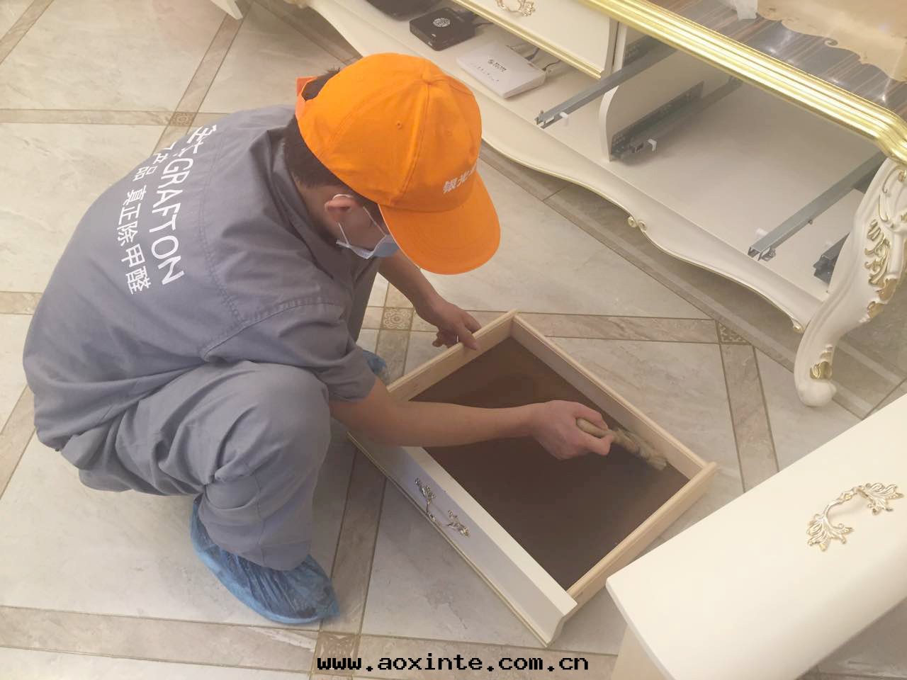 電(diàn)視櫃抽屜全(quán)方(fāng)位(wèi)施工