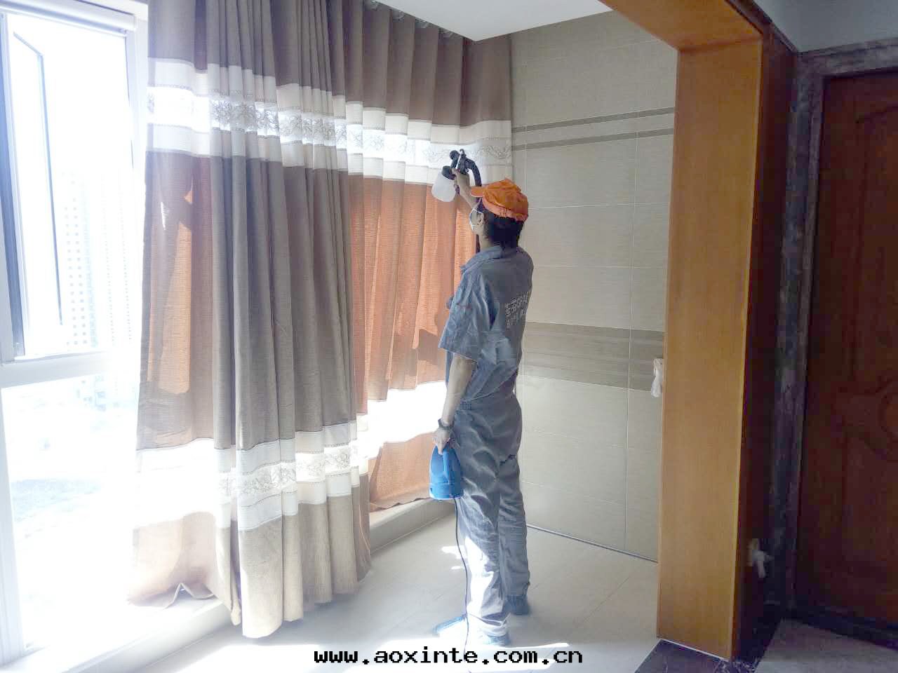 陽台(tái)窗帘(lián)布(bù)藝噴涂施工