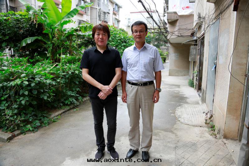 荃芬董事(shì)长(cháng)和(hé)本(běn)間(jiān)先(xiān)生(shēng)合影