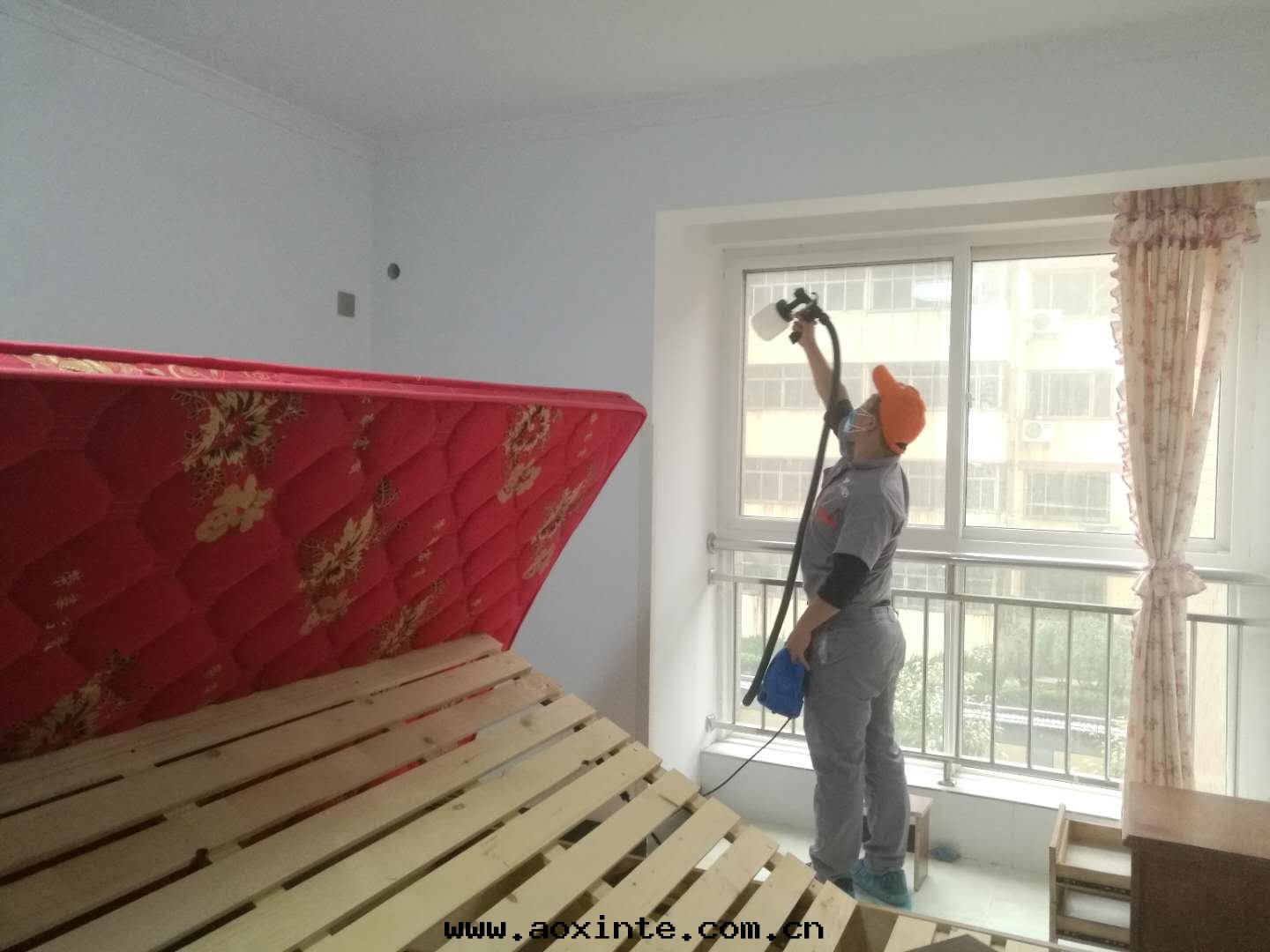 卧室(shì)墙面(miàn)噴涂施工