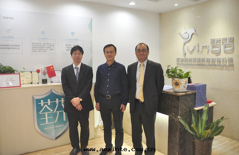 银(yín)光(guāng)环(huán)境董事(shì)长與(yǔ)光(guāng)明(míng)理(lǐ)化(huà)學(xué)工業株(zhū)式会(huì)社代(dài)表(biǎo)合影