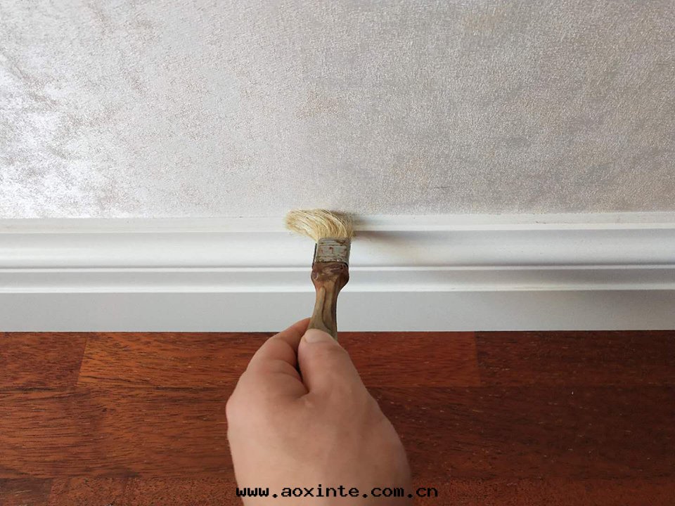 墙邊(biān)踢腳(jiǎo)线刷子精细(xì)化(huà)處(chù)理(lǐ)