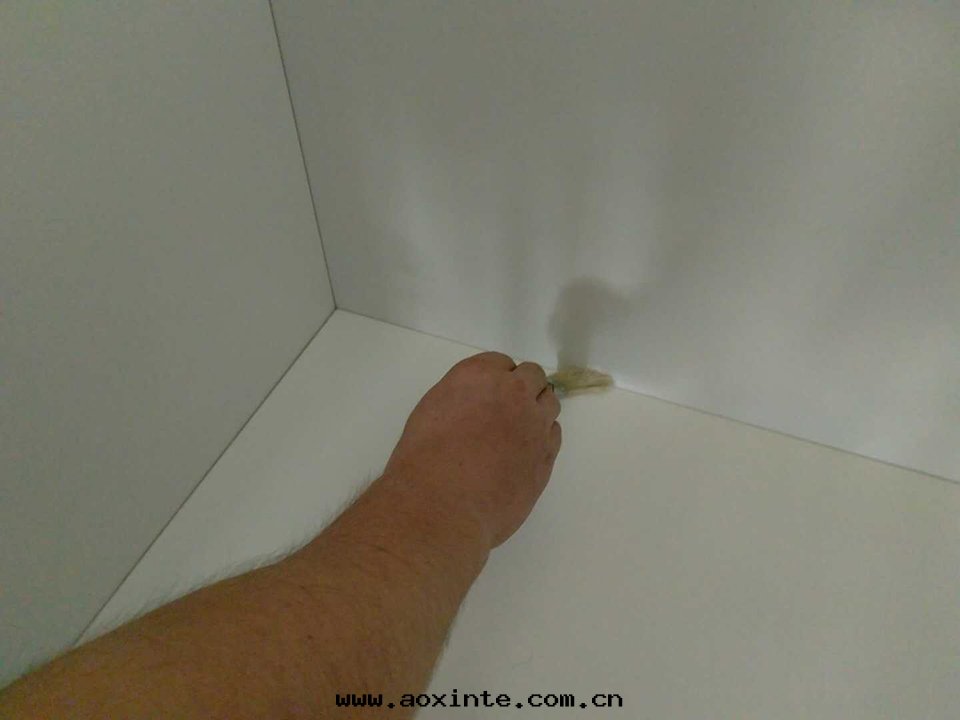 櫃子抽屜縫隙刷子精细(xì)化(huà)處(chù)理(lǐ)