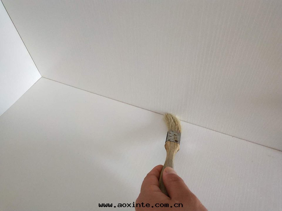 櫃子接縫處(chù)刷子精细(xì)化(huà)處(chù)理(lǐ)