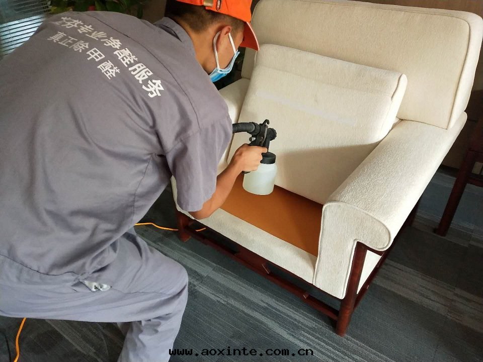 沙(shā)發(fà)床垫(diàn)全(quán)方(fāng)位(wèi)噴塗施工