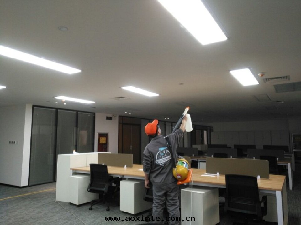辦(bàn)公(gōng)室(shì)頂面(miàn)噴枪全(quán)方(fāng)位(wèi)施工