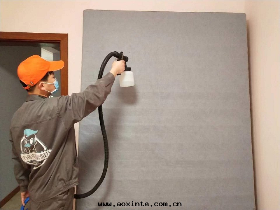 室(shì)內(nèi)卧室(shì)床(chuáng)垫(diàn)甲醛治理(lǐ)噴涂施工