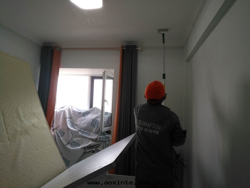 卧室(shì)頂面(miàn)滾筒全(quán)方(fāng)位(wèi)施工