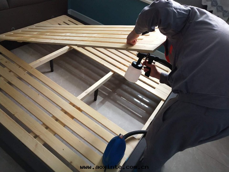 卧室(shì)床(chuáng)架噴涂全(quán)方(fāng)位(wèi)施工