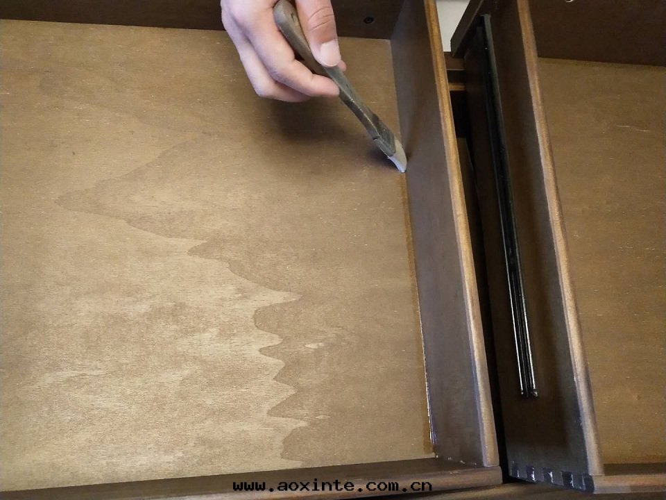 櫃子抽屜接縫處(chù)刷子精细(xì)化(huà)治理(lǐ)施工