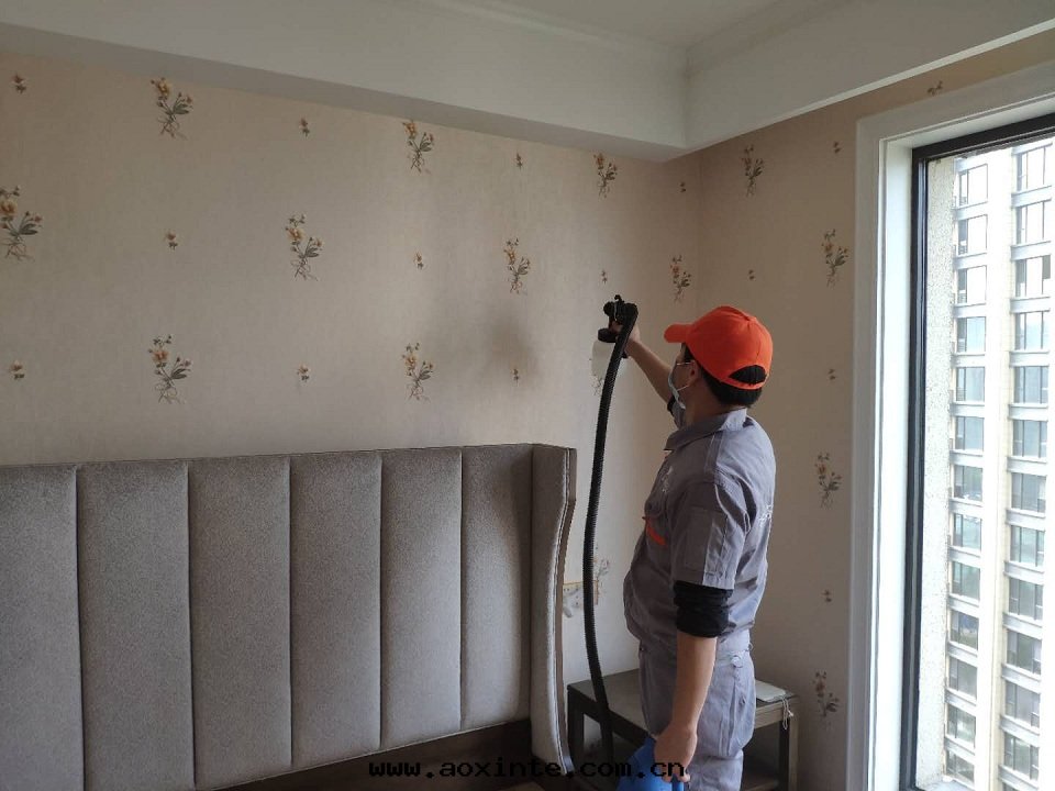 卧室(shì)墙面(miàn)壁(bì)紙(zhǐ)噴槍全(quán)方(fāng)位(wèi)噴涂施工