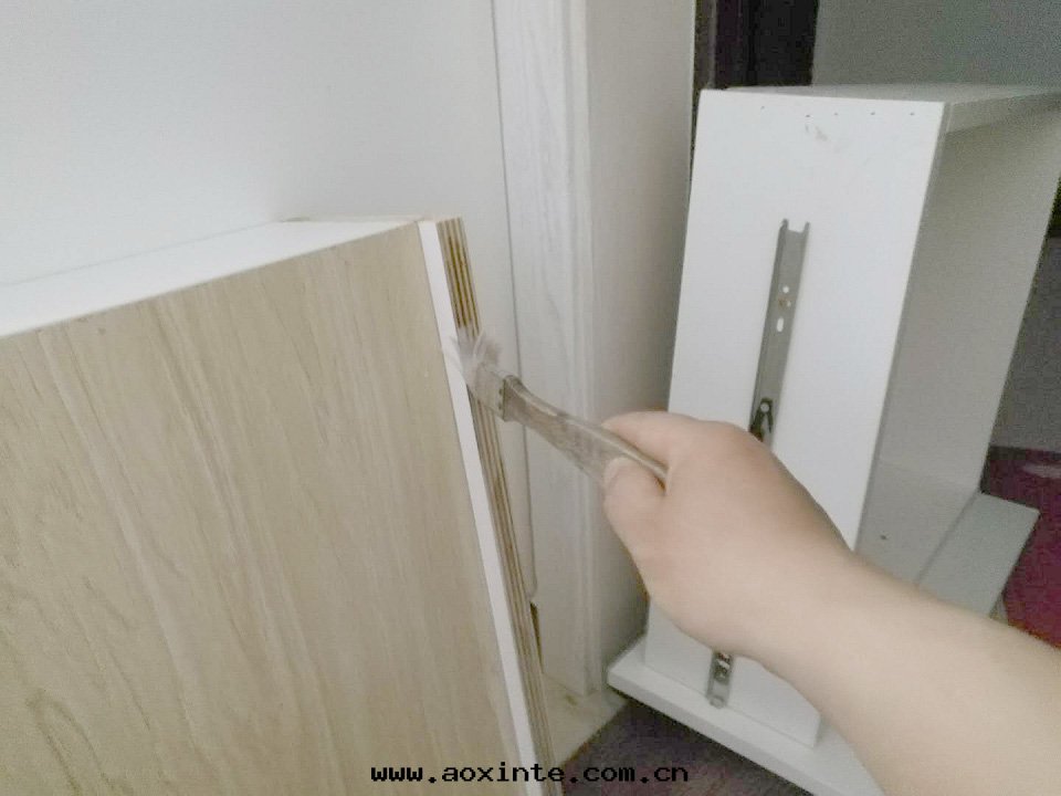 木(mù)櫃抽屜刷子精细(xì)化(huà)施工治理(lǐ)甲醛