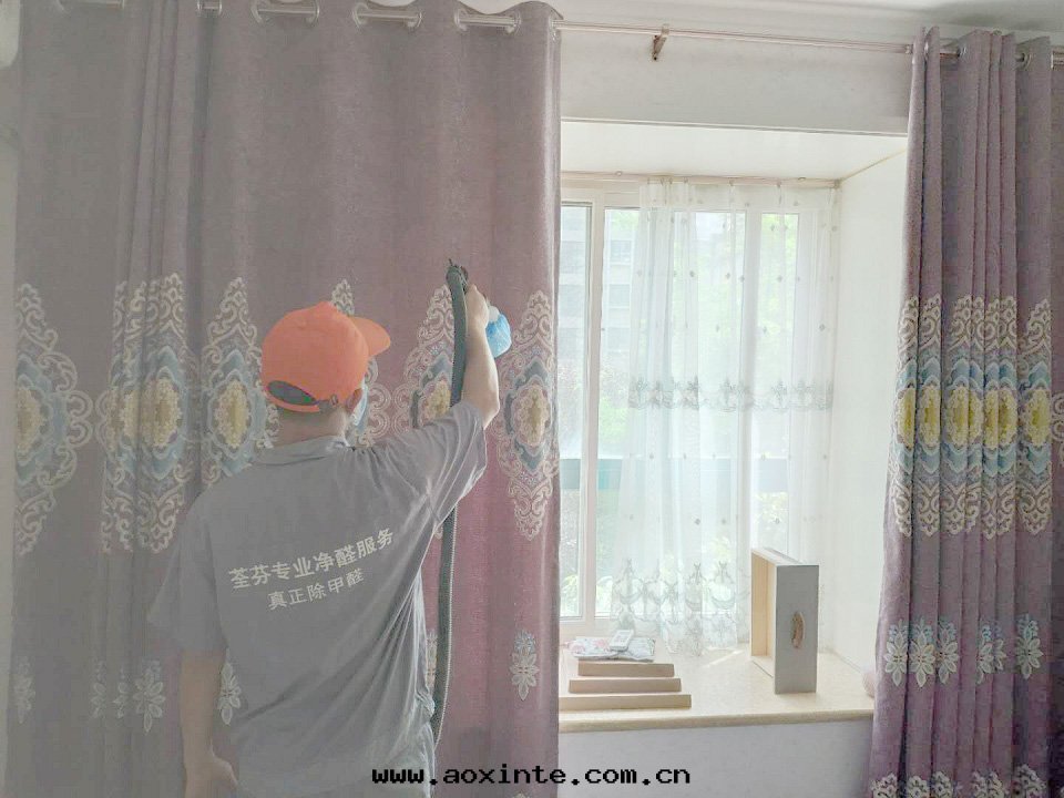 卧室(shì)窗帘(lián)布(bù)藝全(quán)方(fāng)位(wèi)噴涂施工