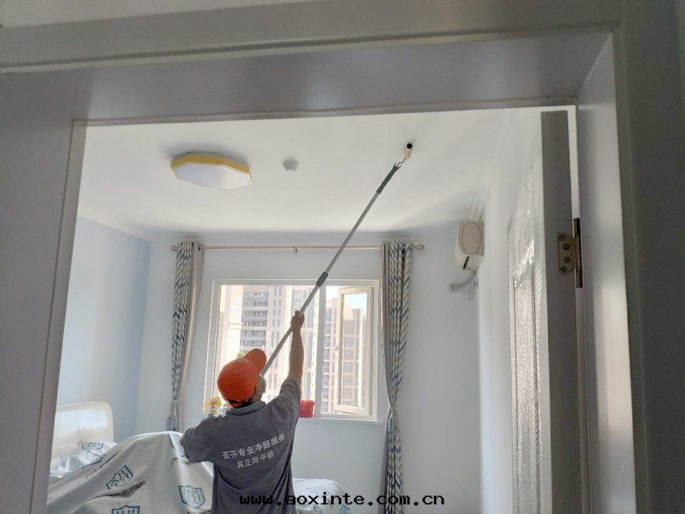 卧室(shì)顶面(miàn)滾筒全(quán)方(fāng)位(wèi)施工治理(lǐ)甲醛