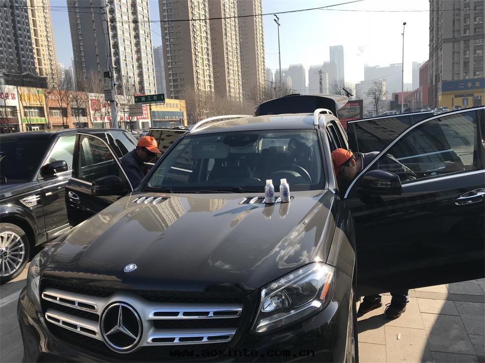 前(qián)排座椅腳(jiǎo)垫(diàn)噴塗治理(lǐ)