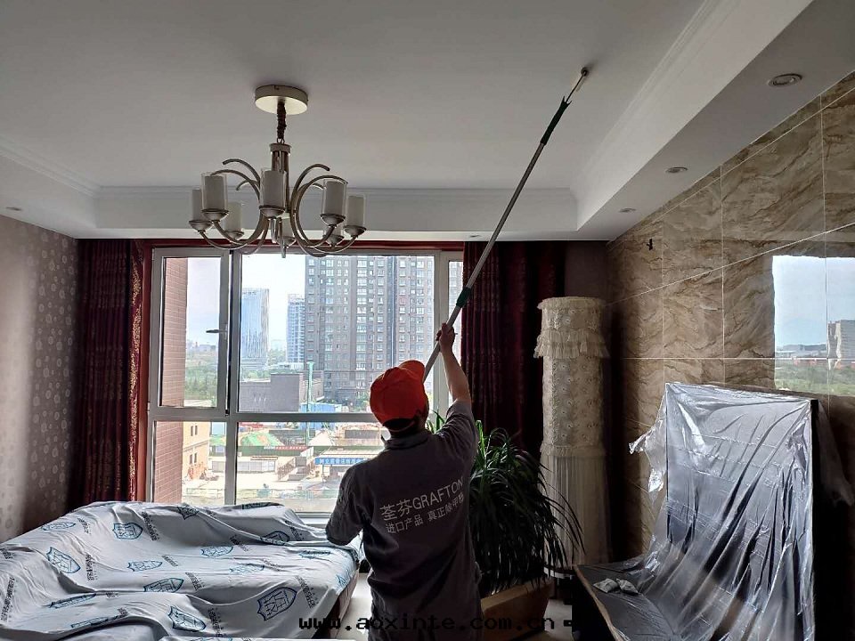 客廳顶面(miàn)滾筒全(quán)方(fāng)位(wèi)施工