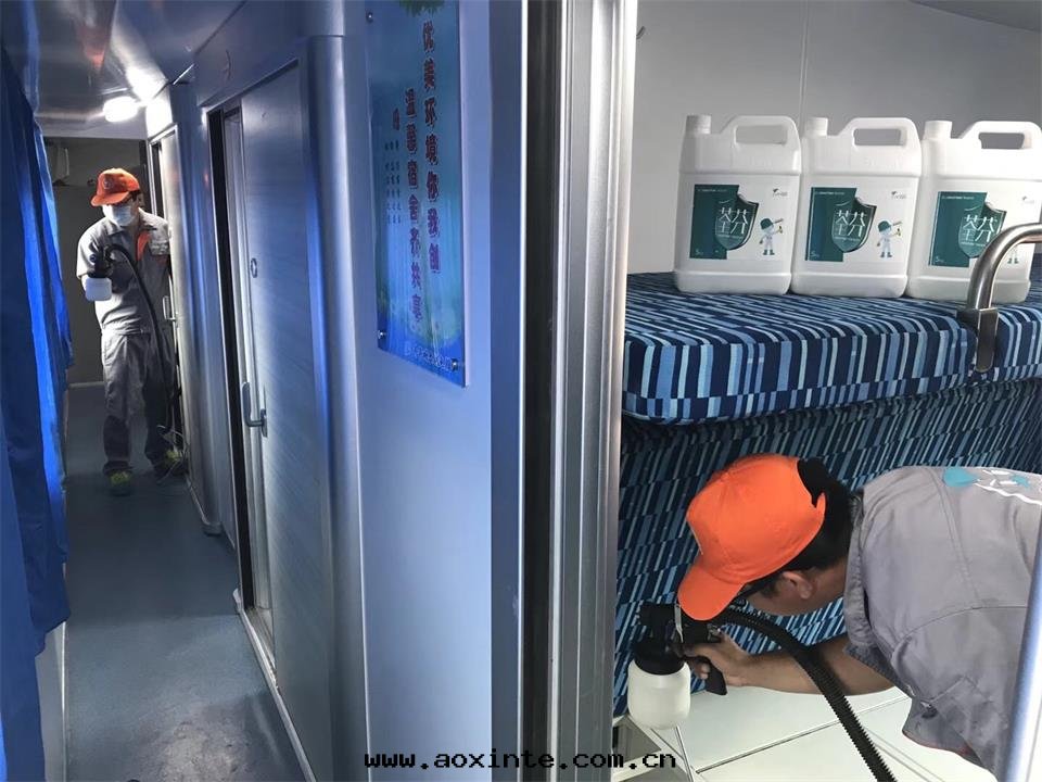車內(nèi)过(guò)道(dào)卧鋪全(quán)方(fāng)位(wèi)噴塗施工治理(lǐ)