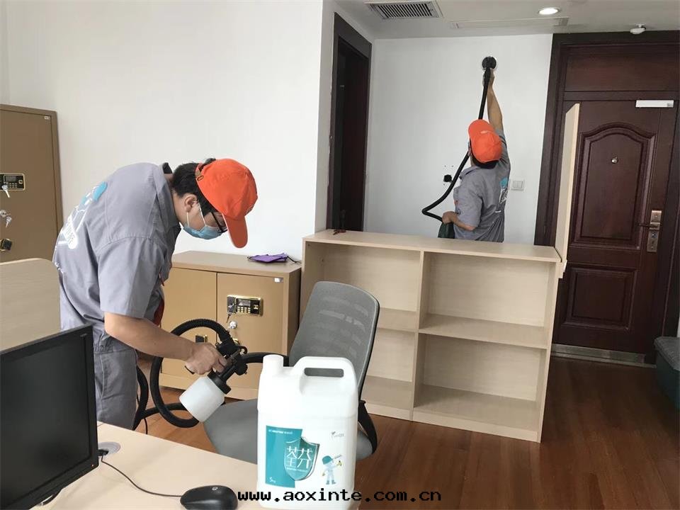 櫃子桌(zhuō)椅(yǐ)全(quán)方(fāng)位(wèi)噴涂施工治理(lǐ)