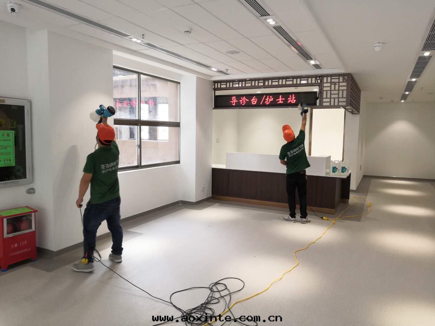 醫院(yuàn)大(dà)廳护士站噴塗全(quán)方(fāng)位(wèi)施工