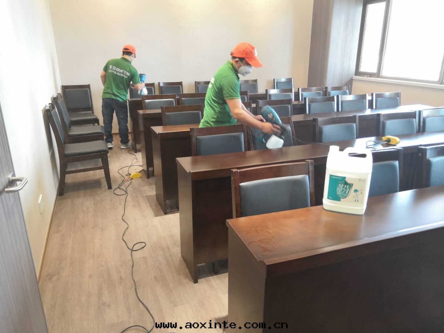 醫院(yuàn)会(huì)議室(shì)噴塗全(quán)方(fāng)位(wèi)施工