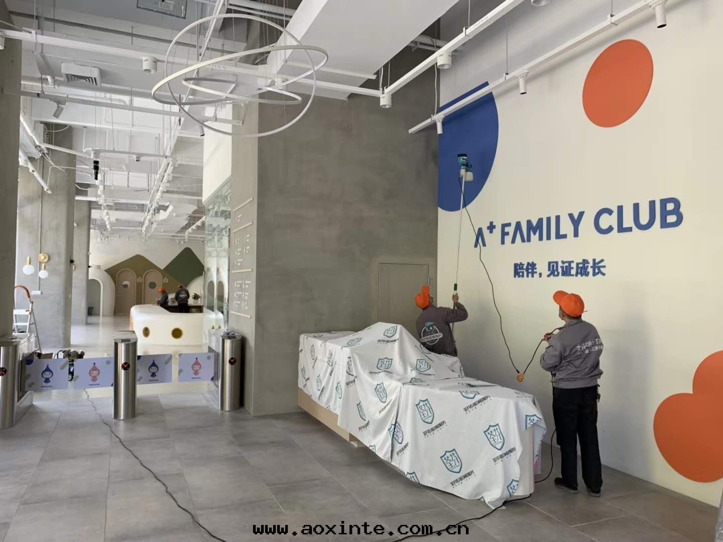 形象(xiàng)墙噴涂全(quán)方(fāng)位(wèi)施工治理(lǐ)