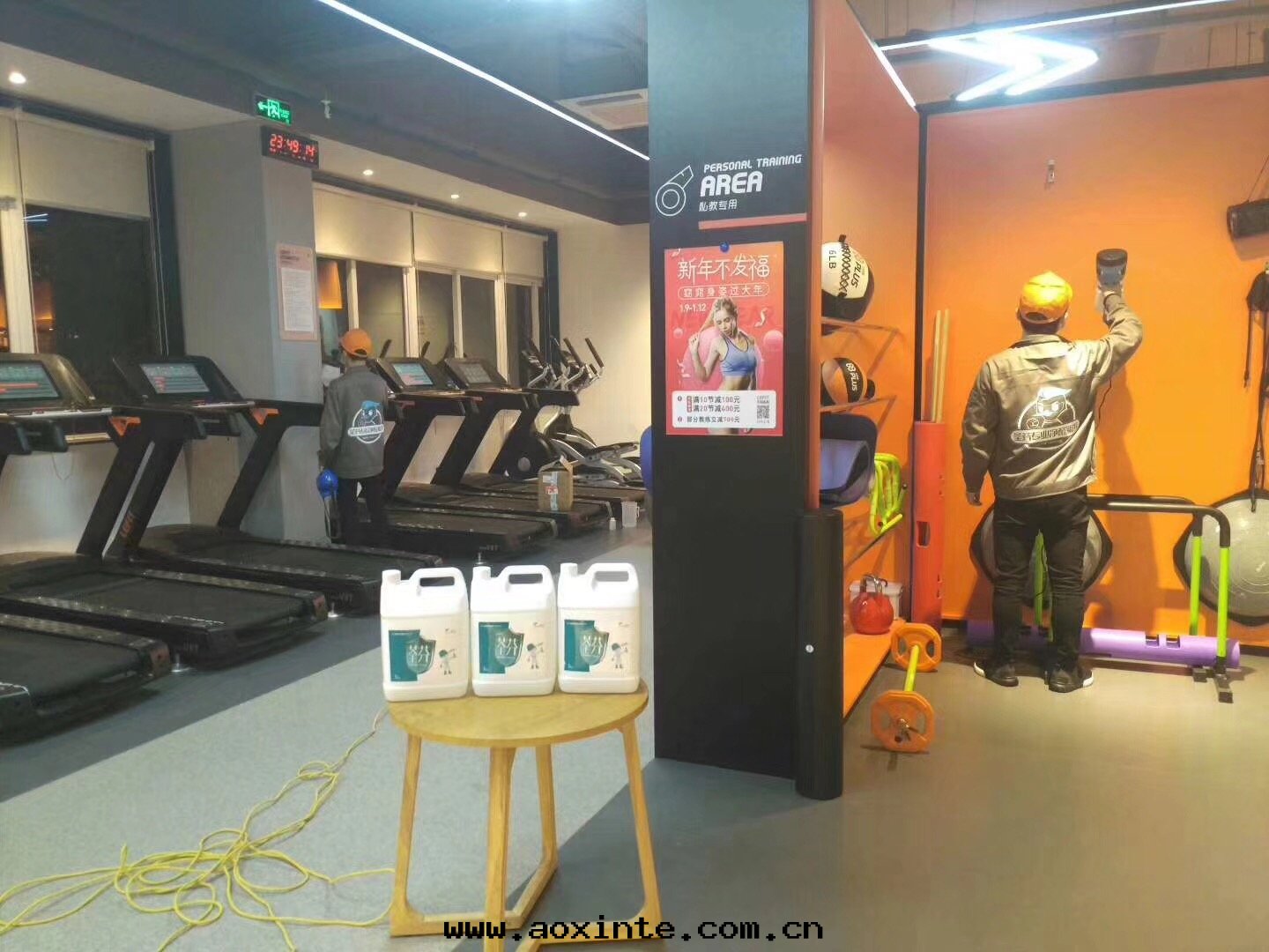 牆(qiáng)面(miàn)噴枪全(quán)方(fāng)位(wèi)施工治理(lǐ)