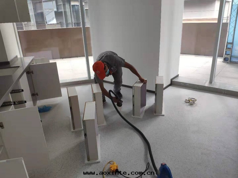 抽屜全(quán)方(fāng)位(wèi)噴塗施工治理(lǐ)