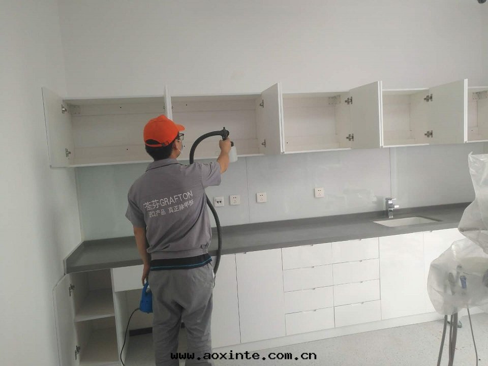 醫院(yuàn)辦(bàn)公(gōng)區(qū)域櫃子全(quán)方(fāng)位(wèi)噴塗施工治理(lǐ)