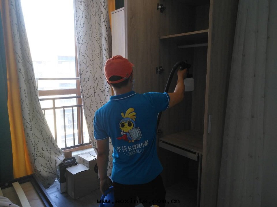 卧室(shì)衣(yī)櫃窗帘(lián)噴涂施工治理(lǐ)