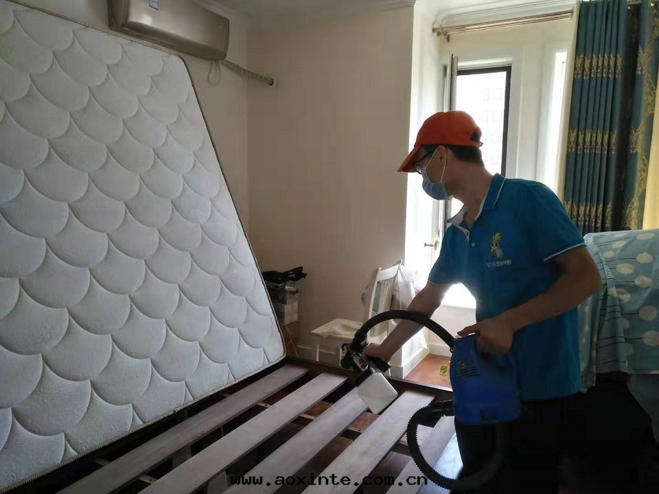 卧室(shì)床(chuáng)架全(quán)方(fāng)位(wèi)噴涂施工治理(lǐ)