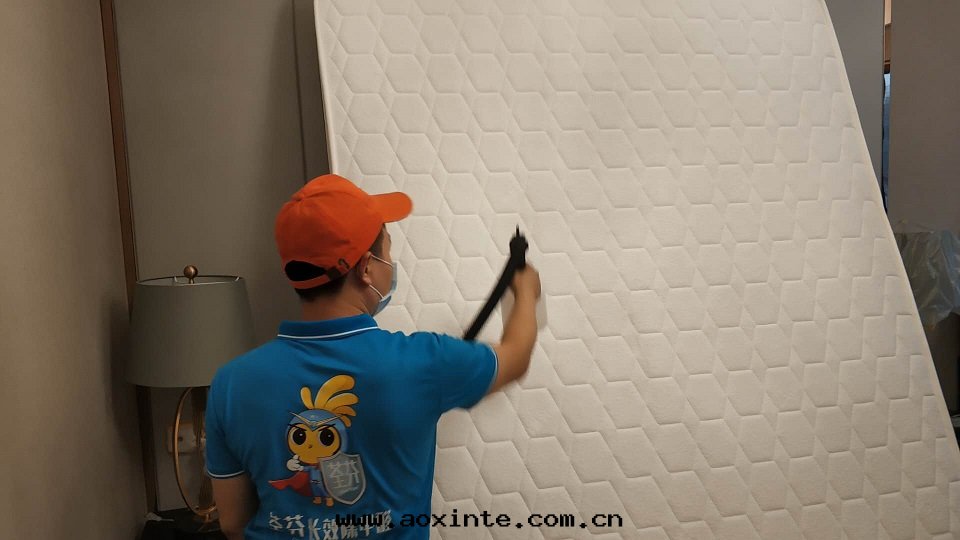 卧室(shì)床(chuáng)垫(diàn)全(quán)方(fāng)位(wèi)噴涂施工