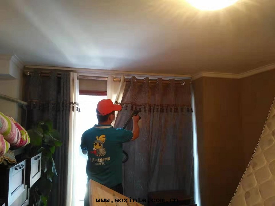 卧室(shì)窗帘(lián)布(bù)藝噴涂施工治理(lǐ)
