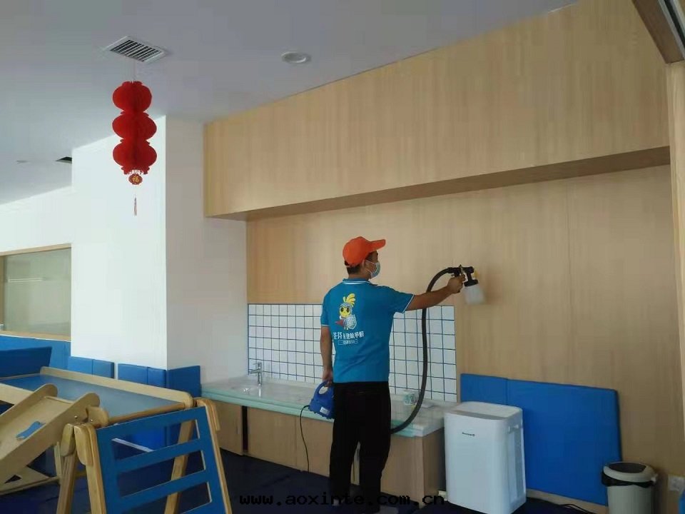 教室(shì)木(mù)櫃全(quán)方(fāng)位(wèi)噴涂治理(lǐ)