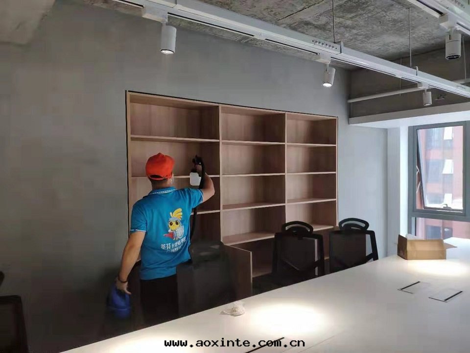 辦(bàn)公(gōng)室(shì)櫃子全(quán)方(fāng)位(wèi)噴涂治理(lǐ)