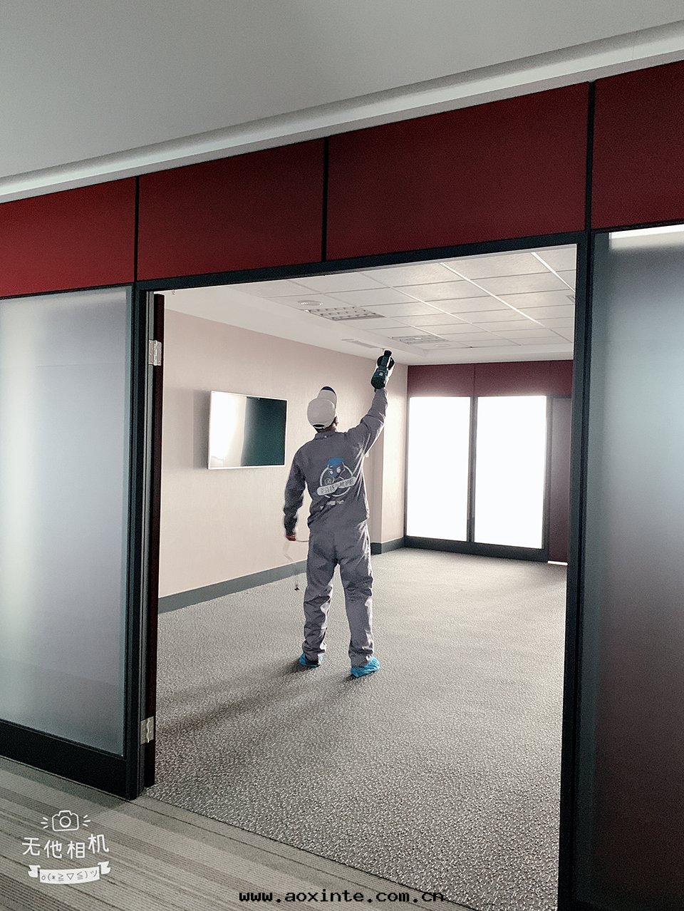 辦(bàn)公(gōng)室(shì)顶面(miàn)噴槍施工治理(lǐ)