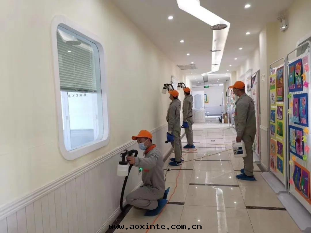 學(xué)校过(guò)道(dào)噴塗施工治理(lǐ)甲醛