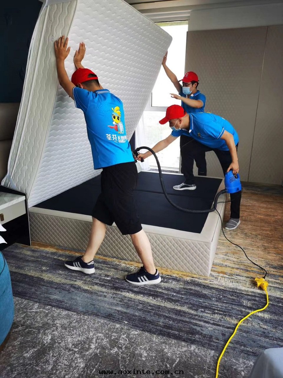 酒(jiǔ)店(diàn)除甲醛床(chuáng)架床(chuáng)垫(diàn)噴涂治理(lǐ)