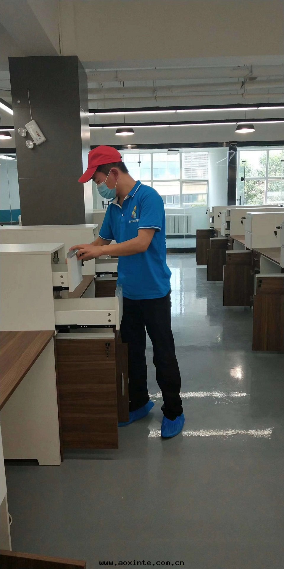 辦(bàn)公(gōng)室(shì)辦(bàn)公(gōng)桌除甲醛