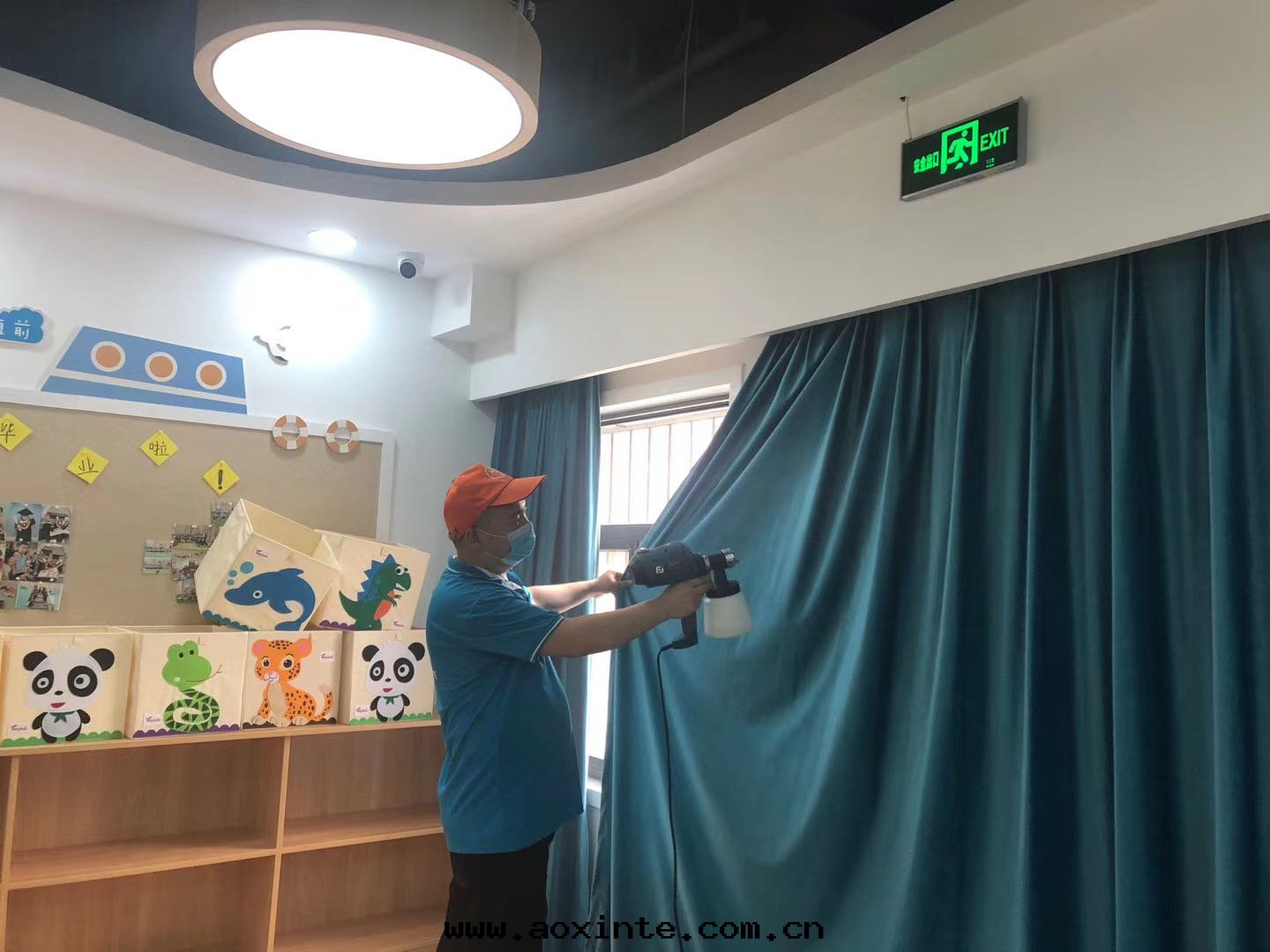 幼兒园窗帘(lián)噴涂荃芬长(cháng)效除甲醛産品