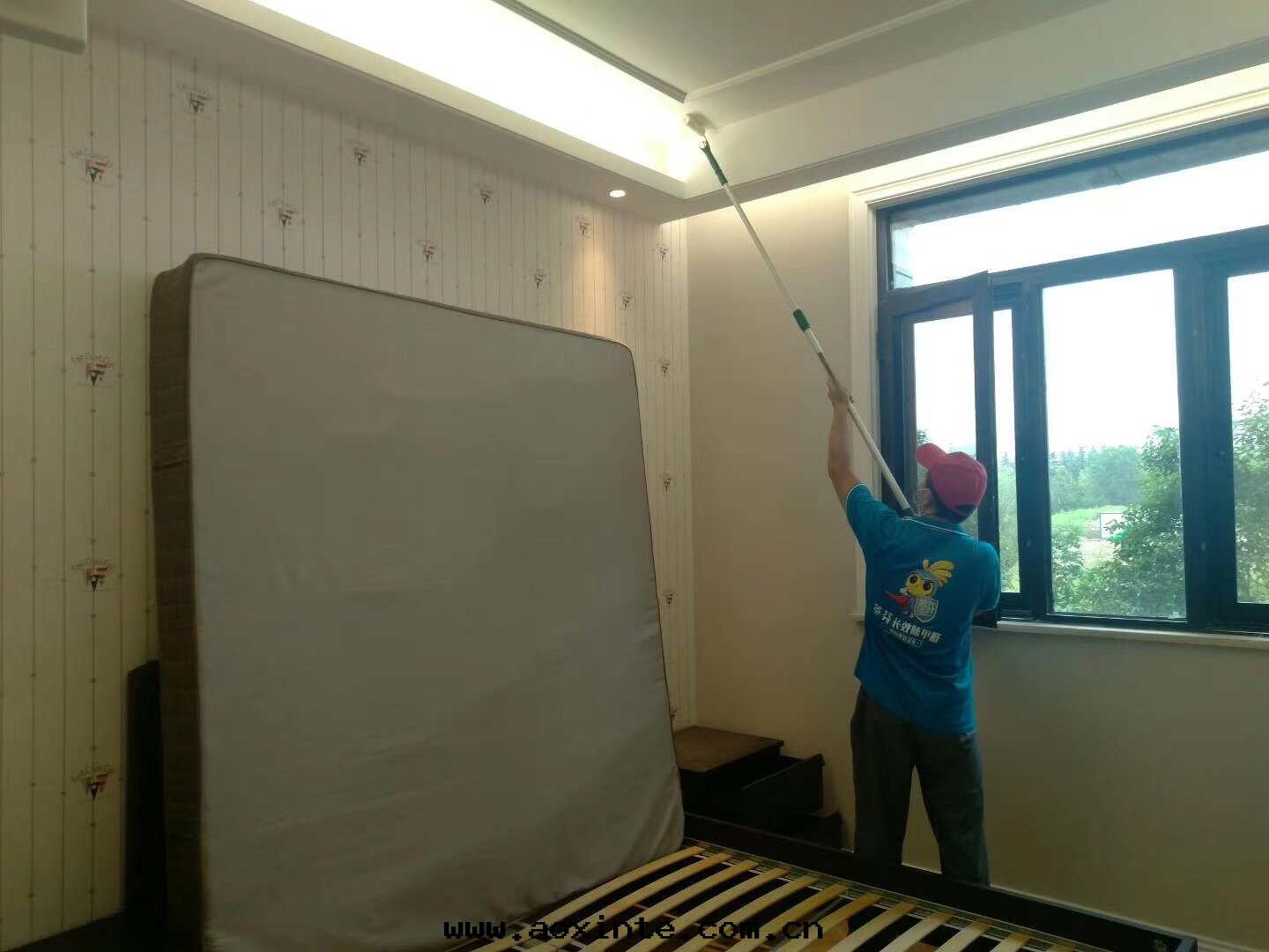 天(tiān)花(huā)闆滾涂除甲醛産品