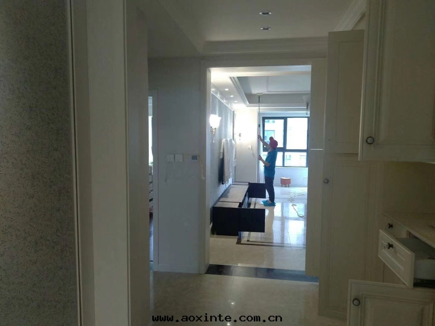 天(tiān)花(huā)闆除甲醛施工