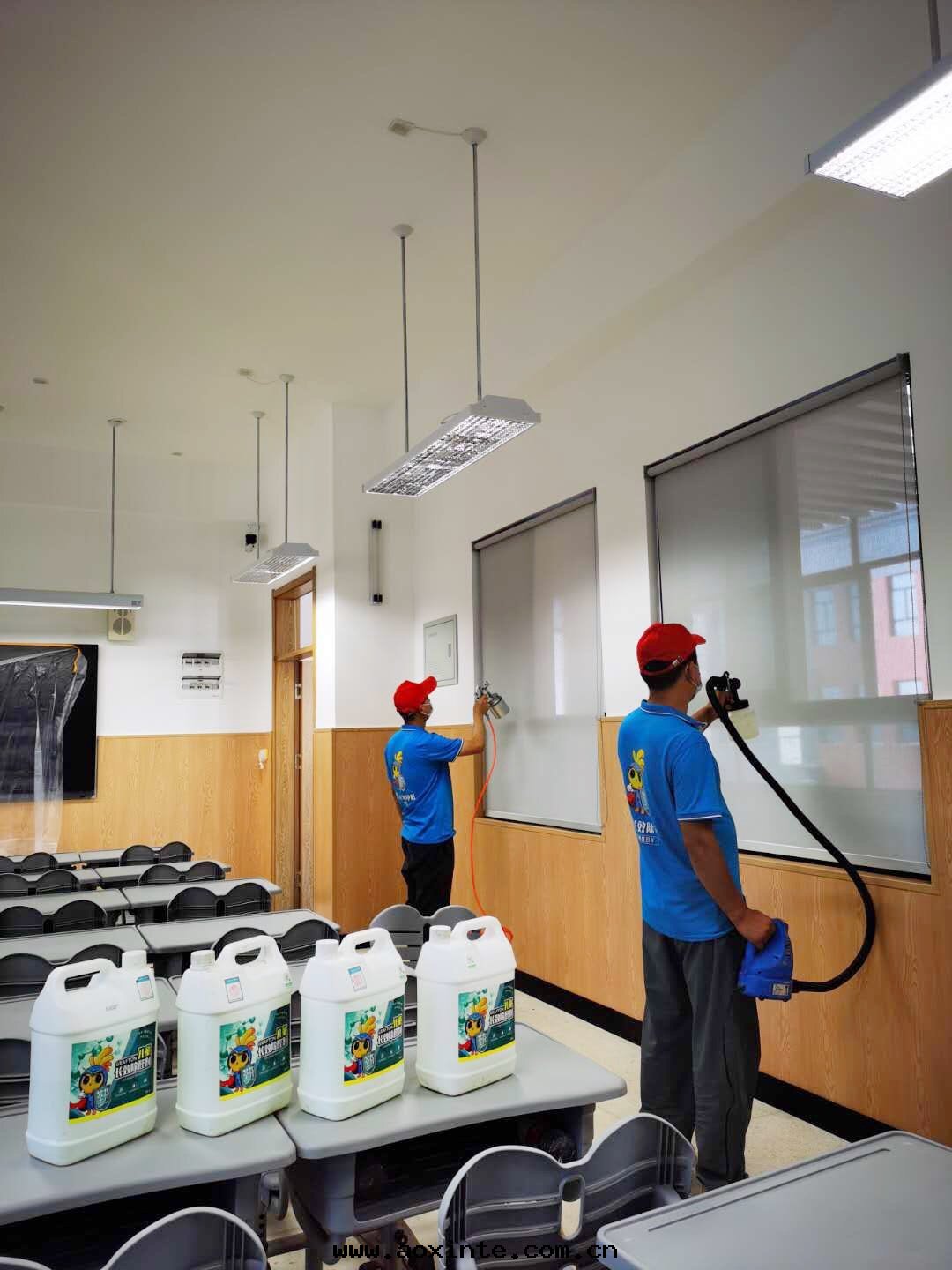 教室(shì)噴枪全(quán)方(fāng)位(wèi)噴塗治理(lǐ)