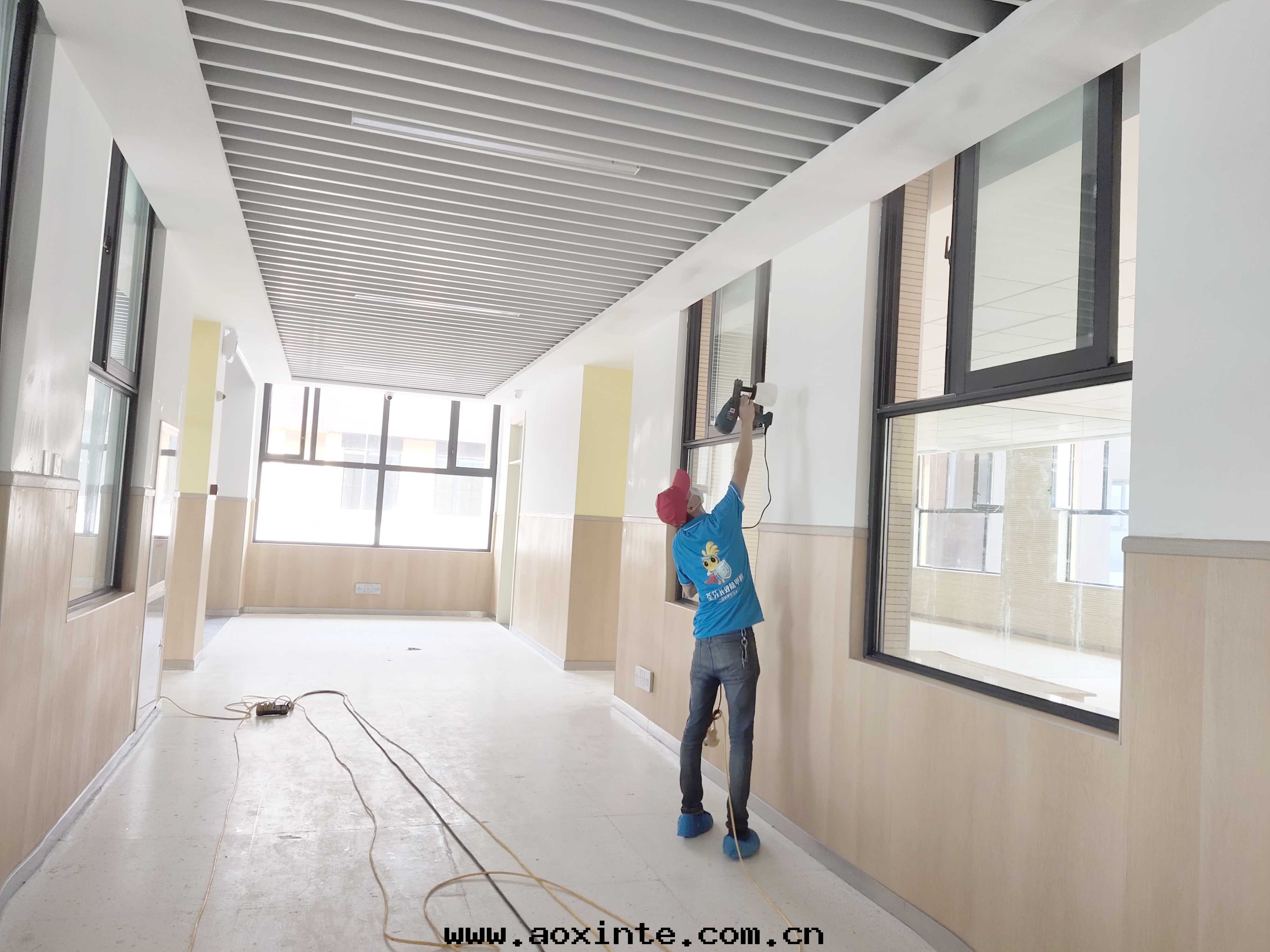 教室(shì)过(guò)道(dào)噴枪全(quán)方(fāng)位(wèi)治理(lǐ)甲醛