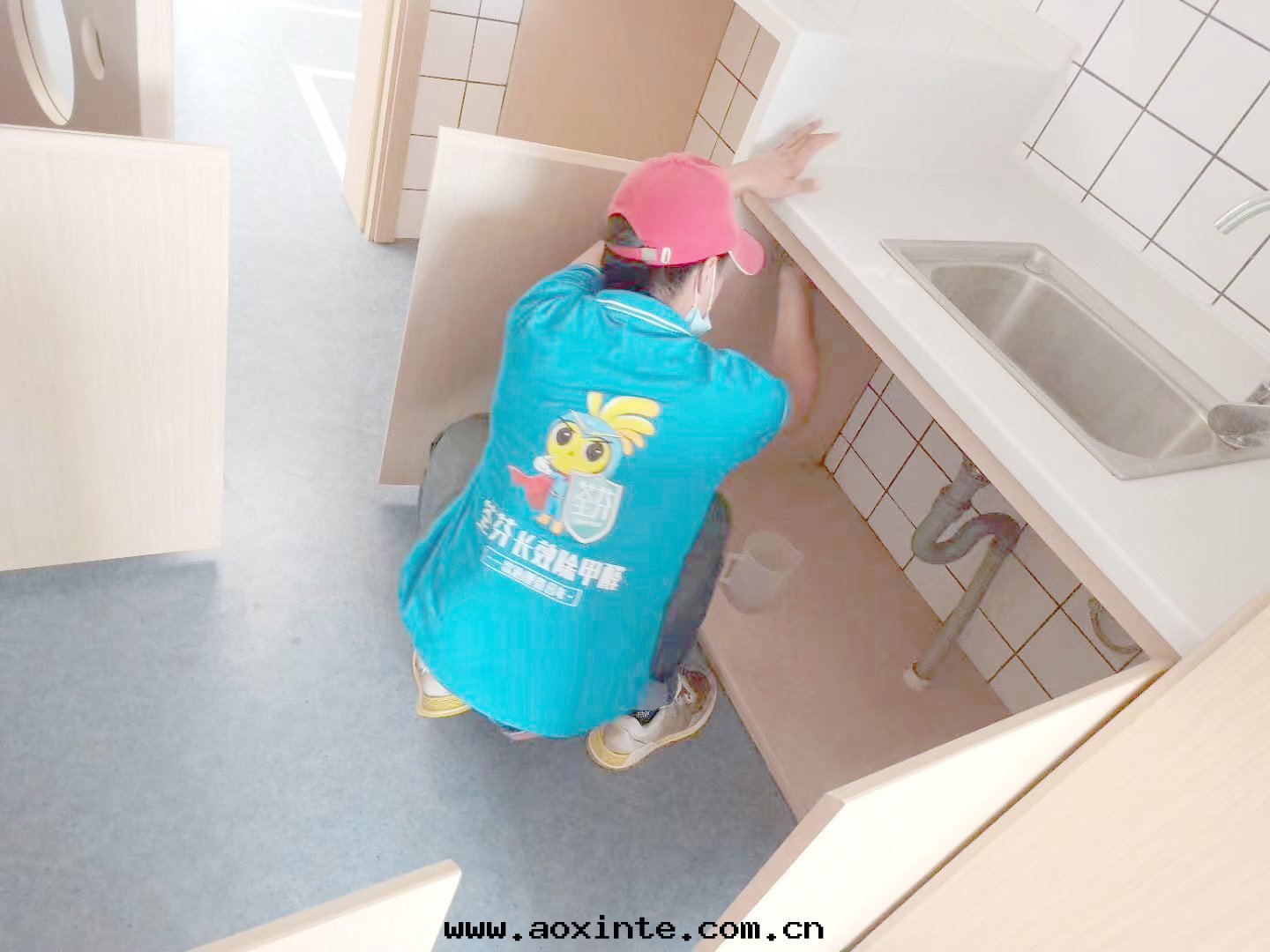 櫃子重(zhòng)點(diǎn)污染源刷子精细化(huà)施工